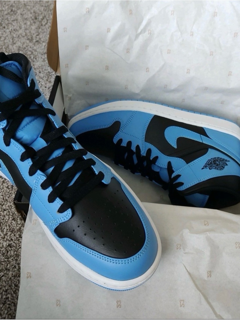 Nike Air Jordan 1 Mid Men’s Shoes size 10.5 NEW